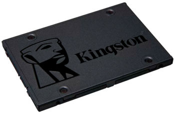 SSD SATA em fundo branco
