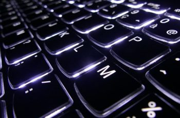 Notebook com teclado com luz backlight
