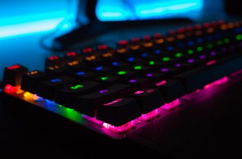 teclado colorido RGB gamer