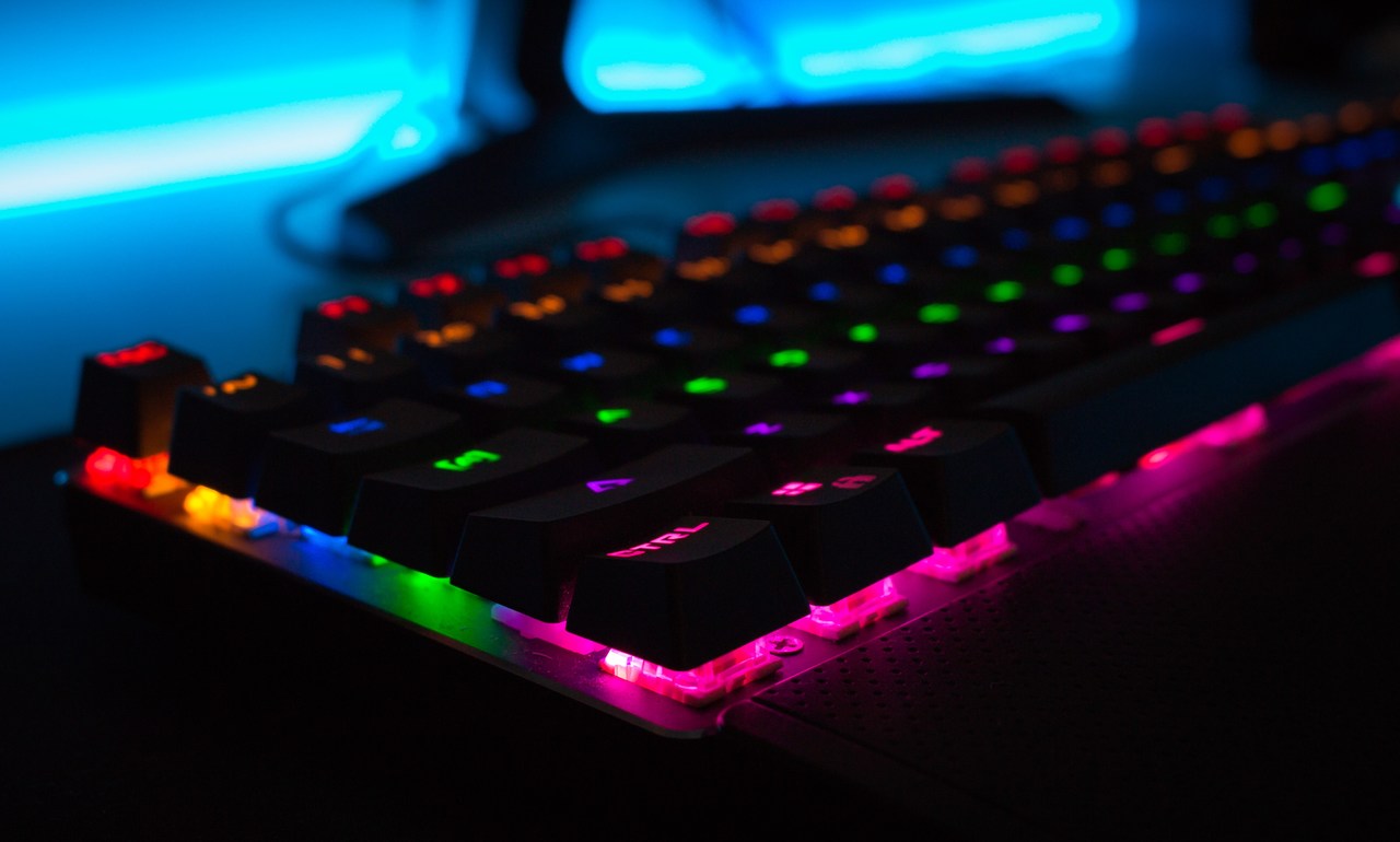 teclado colorido RGB gamer