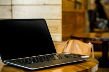 limpar tela de notebook preta